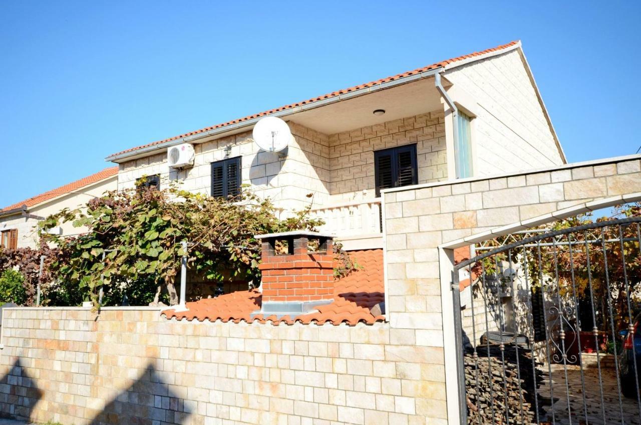 Apartment Jerka Supetar Ngoại thất bức ảnh
